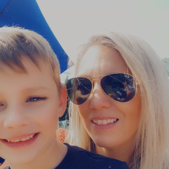 Meet your Posher, Tonya - Picture 1 of 1